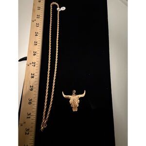 NEW 24" gold tone chain with lobster clasp and pendant -LONGHORN